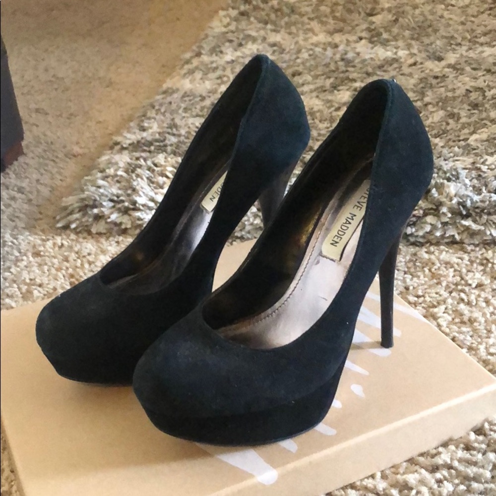 Suede Steve Madden stiletto pumps